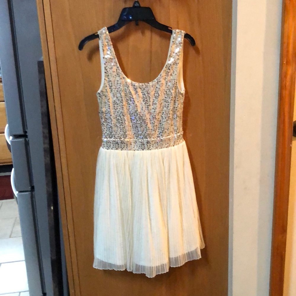 white dress
